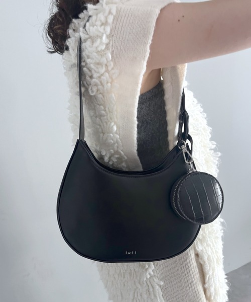 loti（ロティ）の「WEB限定　loti ポーチ付ラウンドBAG（ショルダーバッグ・レディース・オフホワイト/ブラック・FREE）」の8枚目の写真