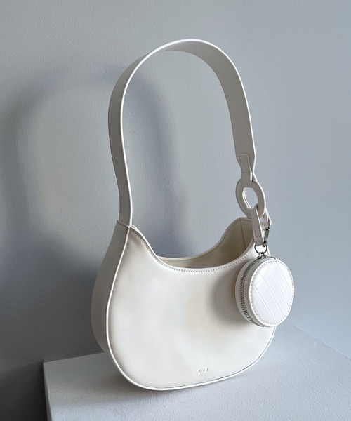 loti（ロティ）の「WEB限定　loti ポーチ付ラウンドBAG（ショルダーバッグ・レディース・オフホワイト/ブラック・FREE）」の15枚目の写真