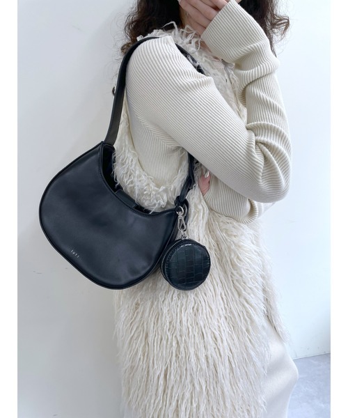 loti（ロティ）の「WEB限定　loti ポーチ付ラウンドBAG（ショルダーバッグ・レディース・オフホワイト/ブラック・FREE）」の9枚目の写真