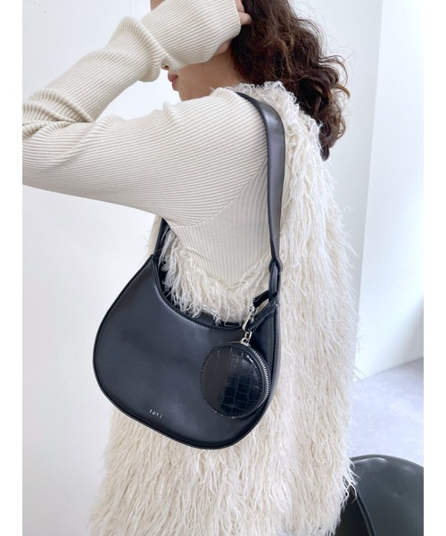 loti（ロティ）の「WEB限定　loti ポーチ付ラウンドBAG（ショルダーバッグ・レディース・オフホワイト/ブラック・FREE）」の10枚目の写真