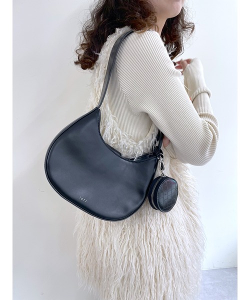 loti（ロティ）の「WEB限定　loti ポーチ付ラウンドBAG（ショルダーバッグ・レディース・オフホワイト/ブラック・FREE）」の11枚目の写真