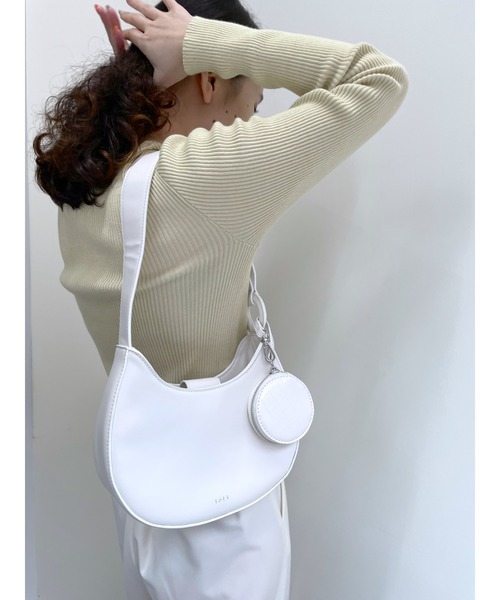 loti（ロティ）の「WEB限定　loti ポーチ付ラウンドBAG（ショルダーバッグ・レディース・オフホワイト/ブラック・FREE）」の13枚目の写真