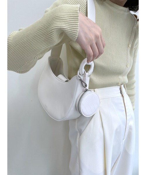 loti（ロティ）の「WEB限定　loti ポーチ付ラウンドBAG（ショルダーバッグ・レディース・オフホワイト/ブラック・FREE）」の14枚目の写真