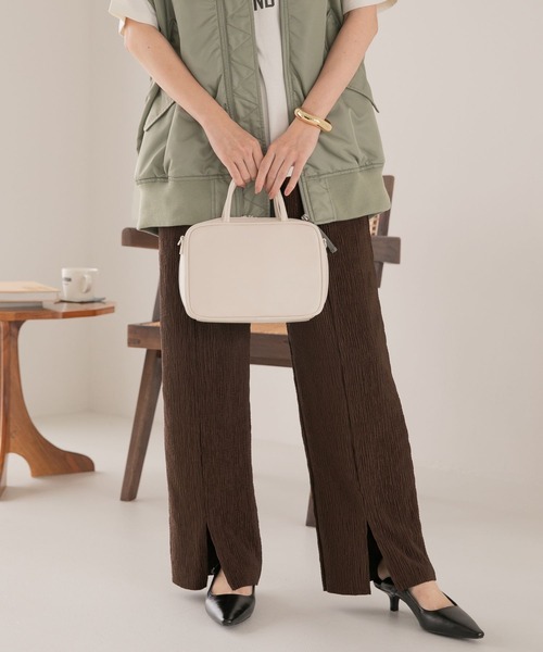 LOWRYS FARM(ローリーズファーム)の「ラウンドファスナーBAG 157738(ショルダーバッグ・レディース・ブラック/グリーン/アイボリー・FREE)」の2枚目の写真