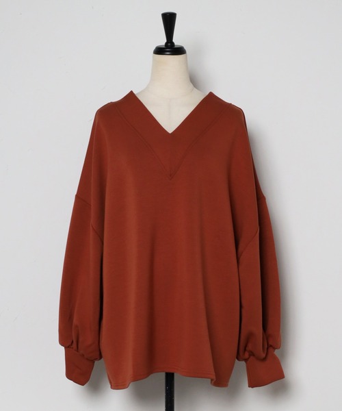 Bonjour Sagan（ボンジュールサガン）の「【2022 新作】Vネックストレッチプルオーバー（スウェット・レディース・ブラック/グレイッシュベージュ/テラコッタ・FREE）」の18枚目の写真