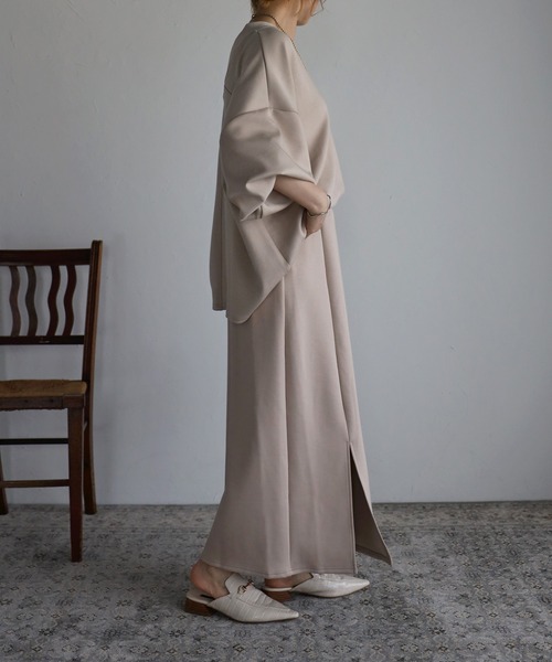 Bonjour Sagan（ボンジュールサガン）の「【2022 新作】Vネックストレッチプルオーバー（スウェット・レディース・ブラック/グレイッシュベージュ/テラコッタ・FREE）」の15枚目の写真