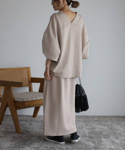 Bonjour Sagan（ボンジュールサガン）の「【2022 新作】Vネックストレッチプルオーバー（スウェット・レディース・ブラック/グレイッシュベージュ/テラコッタ・FREE）」の8枚目の写真