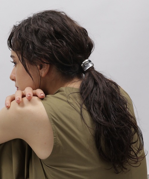 LAKOLE(ラコレ)の「メタル×クリアヘアーカフ / 157483(バレッタ/ヘアクリップ・レディース・その他2/その他1・FREE)」の2枚目の写真