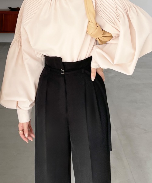 Louere（ルエレ）の「ベルト付きアシンメトリーハイウエストパンツ（スラックス・レディース・ベージュ/アイボリー/ブラック/ライトグレー/グレイッシュベージュ・SMALL/MEDIUM/LARGE/X-LARGE）」の21枚目の写真