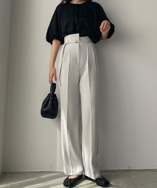 Louere（ルエレ）の「ベルト付きアシンメトリーハイウエストパンツ（スラックス・レディース・ベージュ/アイボリー/ブラック/ライトグレー/グレイッシュベージュ・SMALL/MEDIUM/LARGE/X-LARGE）」の9枚目の写真