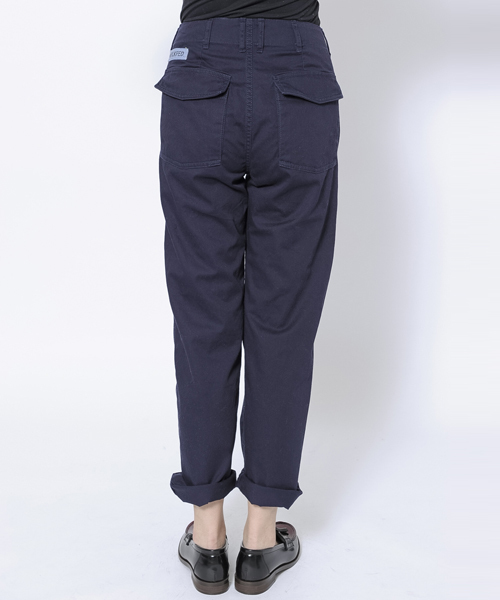 MILKFED.（ミルクフェド）の「【mini10月号掲載】ZIP POCKET FATIGUE PANT（その他パンツ・レディース・オリーブ/ネイビー・SMALL/MEDIUM）」の5枚目の写真