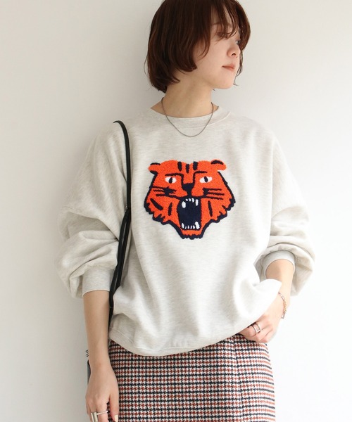 notch.(ノッチ)の「裏起毛トラサガラ刺繍スウェット(スウェット・レディース・ブラック/ライトグレー・M)」の2枚目の写真