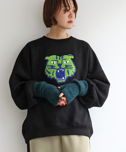 notch.(ノッチ)の「裏起毛トラサガラ刺繍スウェット(スウェット・レディース・ブラック/ライトグレー・M)」の1枚目の写真