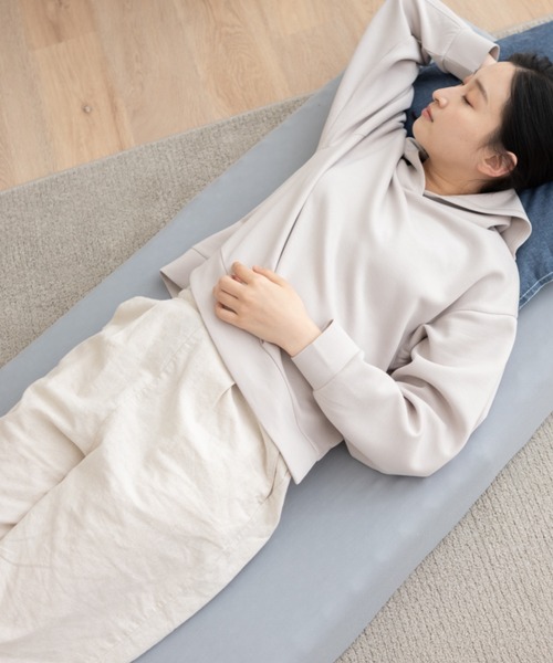 EMOOR（エムール）の「ひんやり冷感ウルトラストレッチフィットシーツ/ごろ寝マットレス用 Sサイズ（寝具・レディース・グレー・FREE）」の2枚目の写真