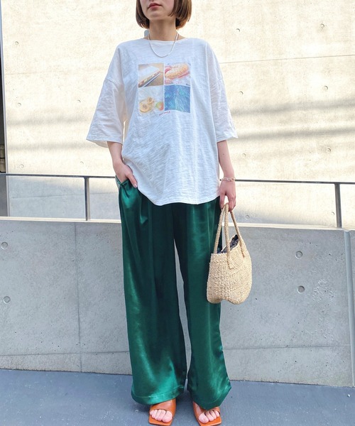 NANEA(ナネア)の「サテンイージーパンツ(その他パンツ・レディース・グリーン/カーキ/ブラック・ONE SIZE)」の1枚目の写真