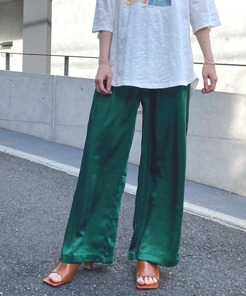NANEA(ナネア)の「サテンイージーパンツ(その他パンツ・レディース・グリーン/カーキ/ブラック・ONE SIZE)」の9枚目の写真