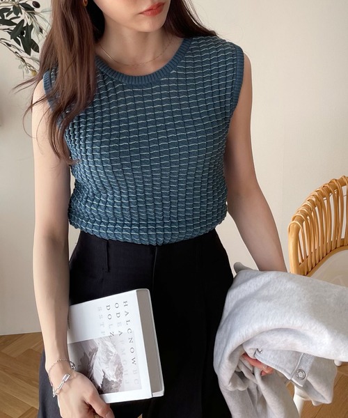 Java(ジャバ)の「《JaVa ジャバコラボ》大人のレトロチック。ジャガード柄ニットノースリーブトップス(Tシャツ/カットソー・レディース・ブラック/ブルー/ベージュ・LARGE/MEDIUM/SMALL/X-LARGE)」の9枚目の写真