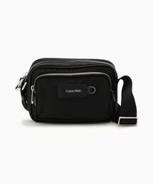 Calvin Klein（カルバン・クライン）の「エレヴェイティド カメラバッグ（ボディバッグ/ウエストポーチ・メンズ）」