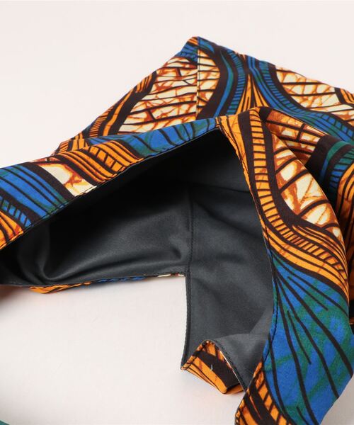 COOCO(クーコ)の「アフリカン柄タッセル付クリテショルダーバッグ/A4対応(ショルダーバッグ・レディース・レッド/ピンク/オレンジ/イエロー×グリーン/ブルー/サックスブルー・9)」の22枚目の写真