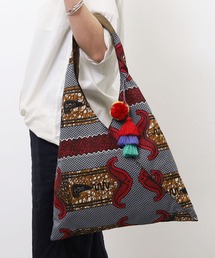 COOCO | アフリカン柄タッセル付クリテショルダーバッグ／Ａ４対応(ショルダーバッグ)