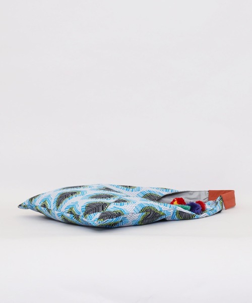 COOCO(クーコ)の「アフリカン柄タッセル付クリテショルダーバッグ/A4対応(ショルダーバッグ・レディース・レッド/ピンク/オレンジ/イエロー×グリーン/ブルー/サックスブルー・9)」の10枚目の写真