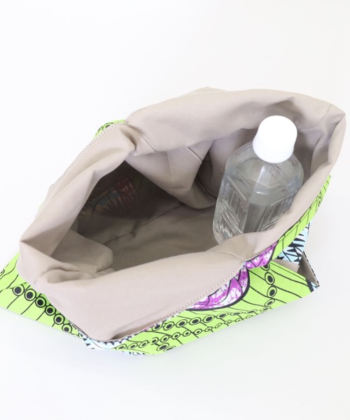 COOCO(クーコ)の「アフリカン柄タッセル付クリテショルダーバッグ/A4対応(ショルダーバッグ・レディース・レッド/ピンク/オレンジ/イエロー×グリーン/ブルー/サックスブルー・9)」の12枚目の写真