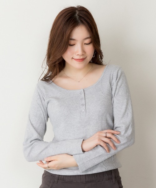 atONE（アットワン）の「atONE ランダムリブヘンリーネックTシャツ 長袖（Tシャツ/カットソー・レディース・ブラック/ホワイト/杢グレー・LL/3L/L/4L/M）」の9枚目の写真