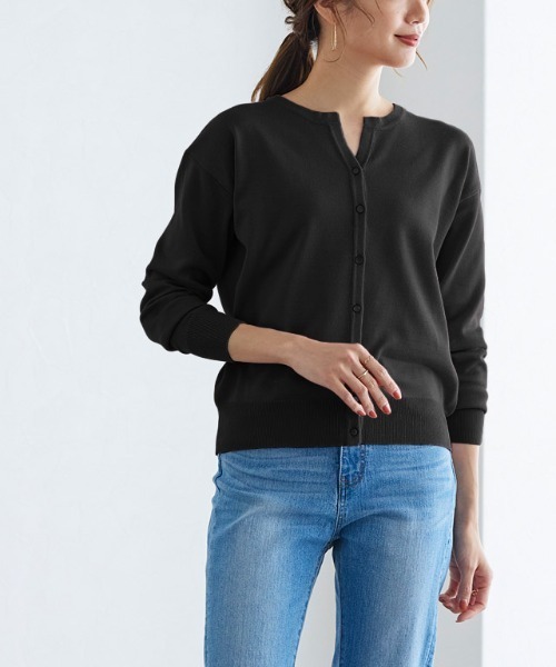 Pierrot（ピエロ）の「キーネックカーディガン（カーディガン/ボレロ・レディース・ブラック/オフホワイト/ピンク/グレー・M/L）」の2枚目の写真