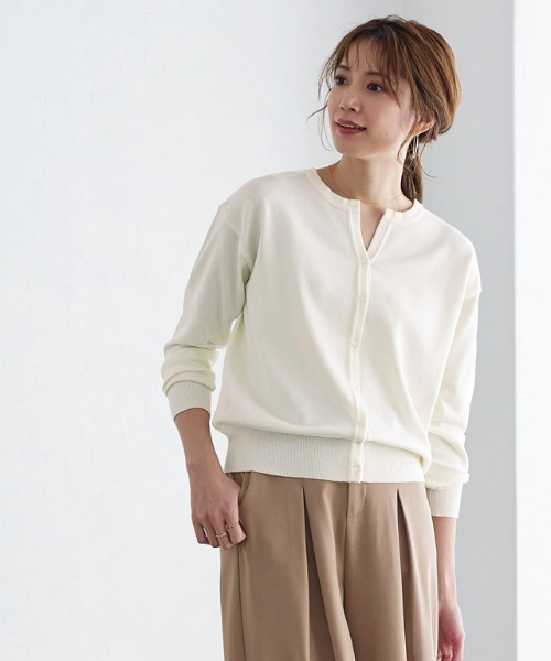 Pierrot（ピエロ）の「キーネックカーディガン（カーディガン/ボレロ・レディース・ブラック/オフホワイト/ピンク/グレー・M/L）」の8枚目の写真