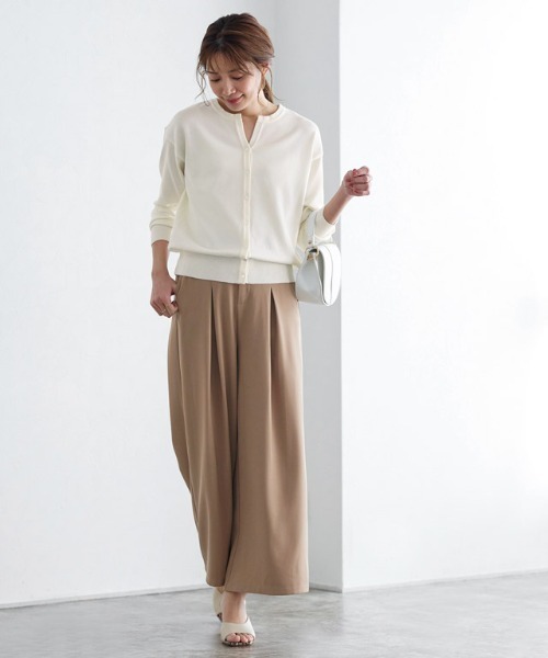 Pierrot（ピエロ）の「キーネックカーディガン（カーディガン/ボレロ・レディース・ブラック/オフホワイト/ピンク/グレー・M/L）」の9枚目の写真