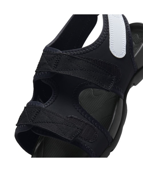 NIKE（ナイキ）の「ナイキ サンレイ アジャスト 6 ジュニアスライド / Nike Sunray Adjust 6 Big Kids' Slides＜23-25cm 展開＞（サンダル・キッズ・ブラック・23/23.5/25/24）」の2枚目の写真