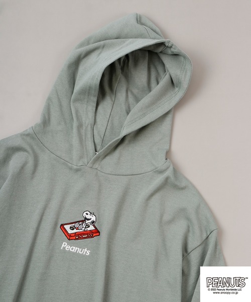 PEANUTS(ピーナッツ)の「PEANUTS スヌーピー ドロップショルダーTパーカー(Tシャツ/カットソー・メンズ・オフホワイト/ブラック/ライトカーキ/グリーン/ホワイト系その他/ブラック系その他/オレンジ/チャコール/ホワイト系その他2・M/L/LL)」の8枚目の写真