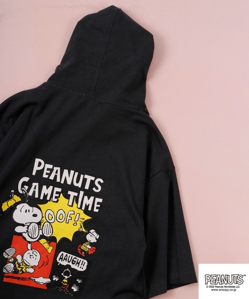 PEANUTS(ピーナッツ)の「PEANUTS スヌーピー ドロップショルダーTパーカー(Tシャツ/カットソー・メンズ・オフホワイト/ブラック/ライトカーキ/グリーン/ホワイト系その他/ブラック系その他/オレンジ/チャコール/ホワイト系その他2・M/L/LL)」の6枚目の写真