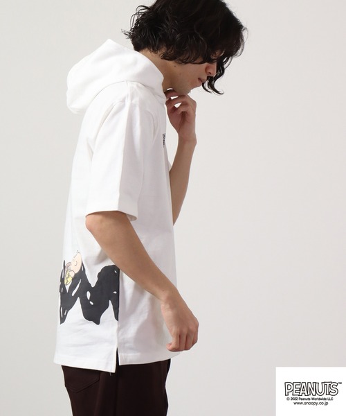 PEANUTS(ピーナッツ)の「PEANUTS スヌーピー ドロップショルダーTパーカー(Tシャツ/カットソー・メンズ・オフホワイト/ブラック/ライトカーキ/グリーン/ホワイト系その他/ブラック系その他/オレンジ/チャコール/ホワイト系その他2・M/L/LL)」の11枚目の写真