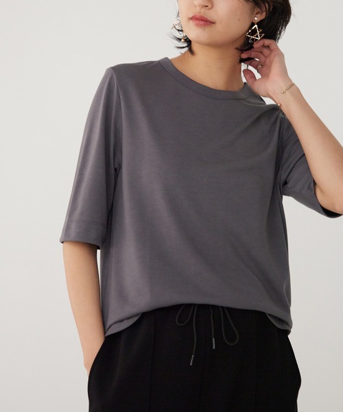 for/c(フォーシー)の「ラウンドヘムTシャツ【サスティナブル】(Tシャツ/カットソー・レディース・イエロー/ブルー/ブラック/チャコール/ホワイト/ラベンダー・M/L/LL)」の10枚目の写真