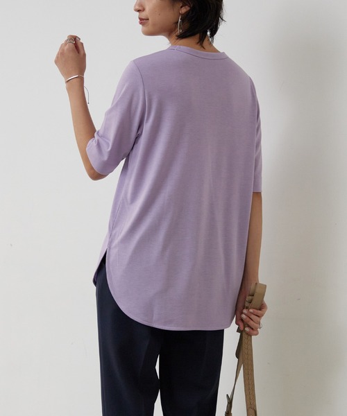 for/c(フォーシー)の「ラウンドヘムTシャツ【サスティナブル】(Tシャツ/カットソー・レディース・イエロー/ブルー/ブラック/チャコール/ホワイト/ラベンダー・M/L/LL)」の19枚目の写真