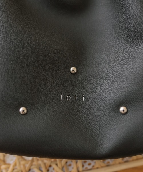 mystic（ミスティック）の「loti スタッズ巾着ミニショルダー（ショルダーバッグ・レディース・オフホワイト/ブラック・ONE SIZE）」の10枚目の写真