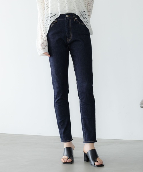 LAKOLE(ラコレ)の「ハイストレッチデニムスキニー / 199284(デニムパンツ・レディース・ライトブルー/ブルー・X-SMALL/SMALL/MEDIUM)」の1枚目の写真