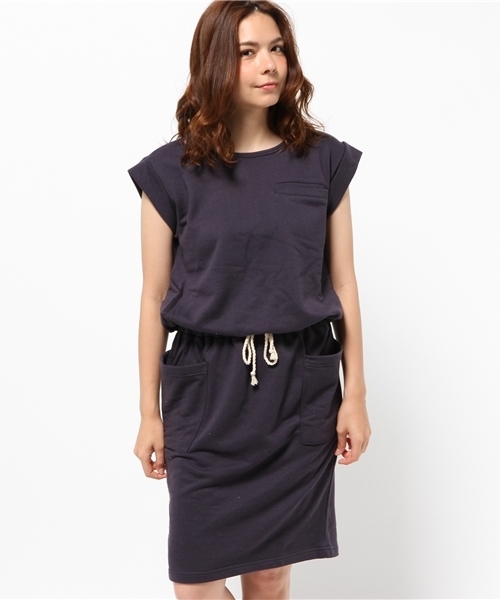 CIAOPANIC（チャオパニック）の「【Ciaopanic】　裏毛ノースリポケ付きOP（ワンピース・レディース・オフホワイト/グレー/ネイビー/ミント・FREE）」の4枚目の写真