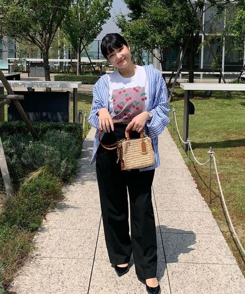 限定1 coach シグネチャー スクエア チェリー Tシャツ XS 完売品 限定1 coach シグネチャー スクエア チェリー Tシャツ XS 完売品
