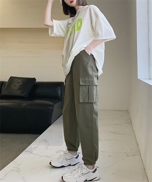 FREE STYLISTS(フリー スタイリスト)の「ウエストゴム カーゴパンツ(カーゴパンツ・レディース・カーキ/ベージュ/ブラック・S/M/L)」の20枚目の写真