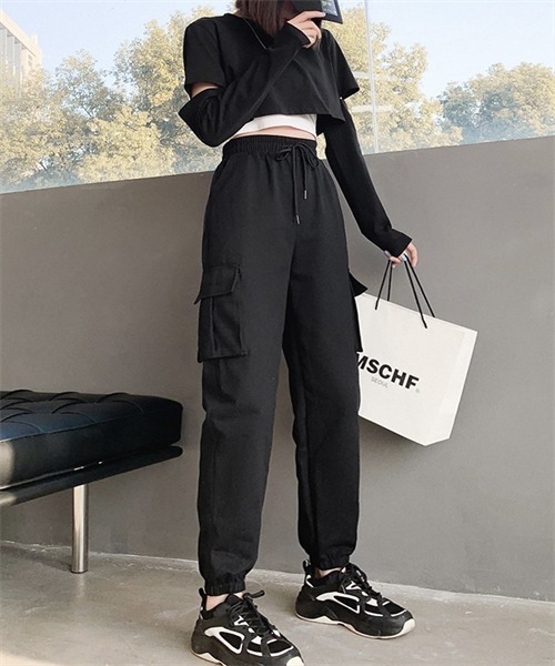 FREE STYLISTS(フリー スタイリスト)の「ウエストゴム カーゴパンツ(カーゴパンツ・レディース・カーキ/ベージュ/ブラック・S/M/L)」の5枚目の写真