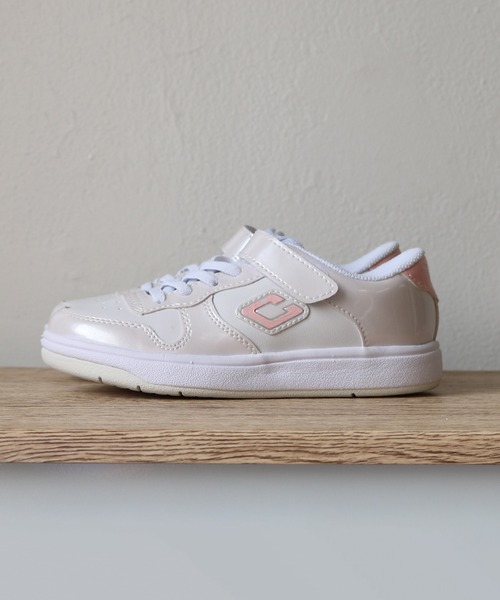 ASAHI SHOES(アサヒシューズ)の「【終了】COUGAR スニーカー(クーガー J002)(スニーカー・キッズ・ブラック×ブラック/ホワイト×ピンク/ホワイト×ブラック/ホワイト×ホワイト・19.0cm/21.5cm/22.0cm/23.5cm/24.0cm/26.0cm/24.5cm/25.5cm/21.0cm/23.0cm/20.0cm/22.5cm/25.0cm)」の3枚目の写真