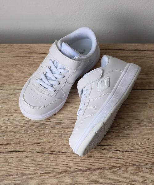ASAHI SHOES(アサヒシューズ)の「【終了】COUGAR スニーカー(クーガー J002)(スニーカー・キッズ・ブラック×ブラック/ホワイト×ピンク/ホワイト×ブラック/ホワイト×ホワイト・19.0cm/21.5cm/22.0cm/23.5cm/24.0cm/26.0cm/24.5cm/25.5cm/21.0cm/23.0cm/20.0cm/22.5cm/25.0cm)」の10枚目の写真