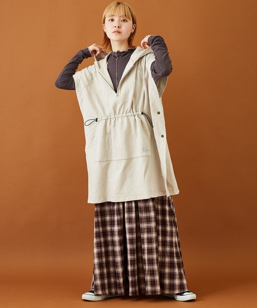 CUBE SUGAR（キューブシュガー）の「無地リブメロウハイネックインナー（Tシャツ/カットソー・レディース・グリーン/ヘザーチャコール/ピンク/ナチュラル・M）」の14枚目の写真