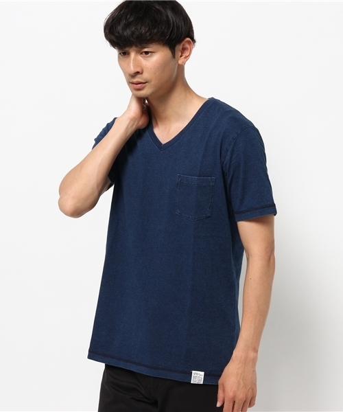AZUL by moussy（アズールバイマウジー）の「インディゴ天竺Vネック半袖ポケT（Tシャツ/カットソー・メンズ・サックスブルー/ネイビー・X-SMALL/MEDIUM/SMALL/LARGE/X-LARGE/XX-LARGE）」の2枚目の写真