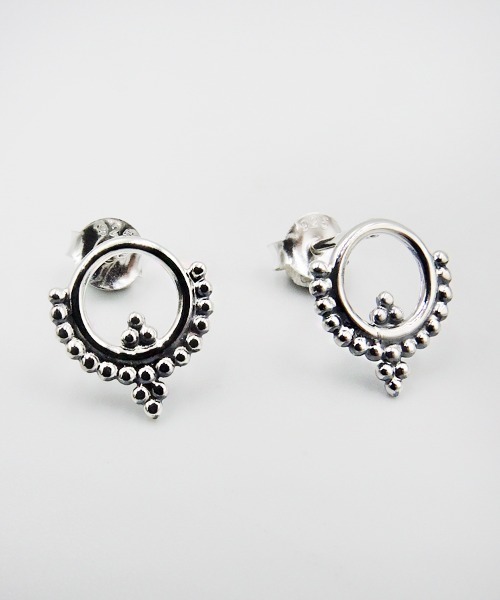 TONE SELECT GOODS(トーンセレクトグッズ)の「【925 SILVER ACC】エスニックデザインフープピアスSV925(OG)(ピアス(両耳用)・レディース・シルバー・FREE)」の2枚目の写真
