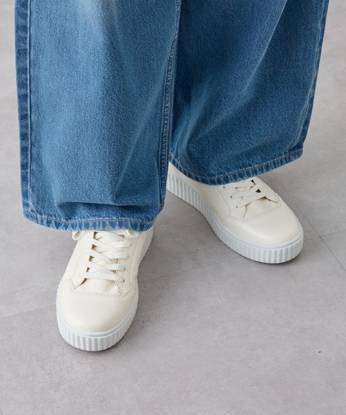 COLONY 2139（コロニートゥーワンスリーナイン）の「フェイクレザー厚底スニーカー（スニーカー・メンズ・ブラック/ホワイト・LARGE/MEDIUM）」の3枚目の写真