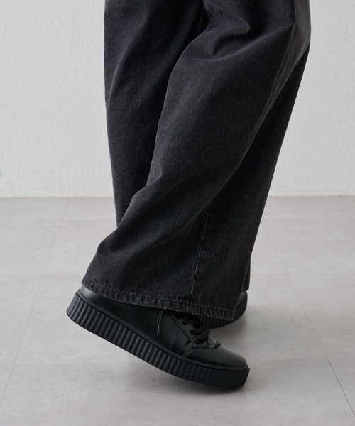 COLONY 2139（コロニートゥーワンスリーナイン）の「フェイクレザー厚底スニーカー（スニーカー・メンズ・ブラック/ホワイト・LARGE/MEDIUM）」の16枚目の写真