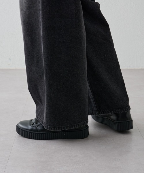 COLONY 2139（コロニートゥーワンスリーナイン）の「フェイクレザー厚底スニーカー（スニーカー・メンズ・ブラック/ホワイト・LARGE/MEDIUM）」の18枚目の写真